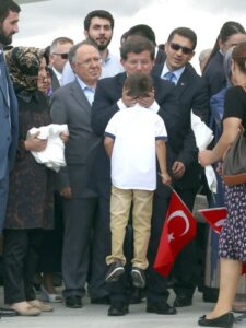 Türk Siyasetinde Liderlik Krizi (2025)